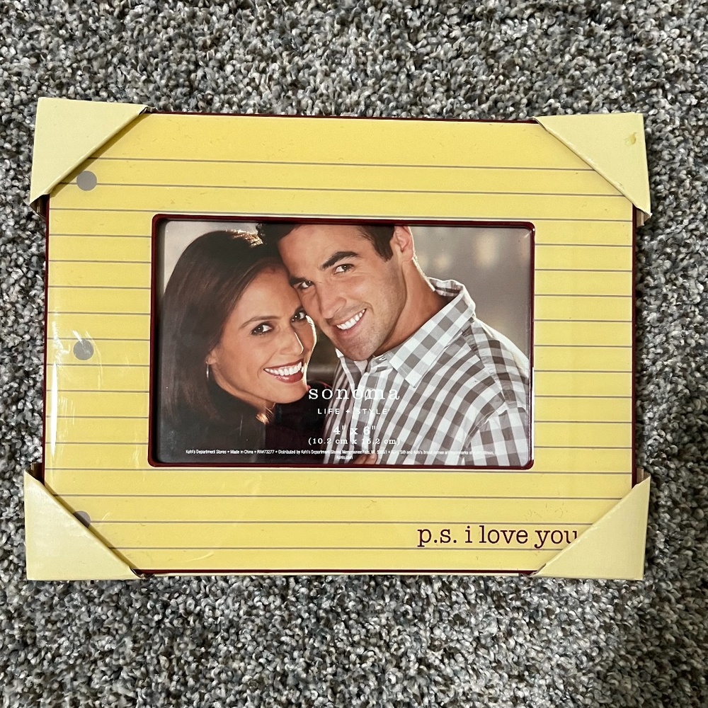 FINAL SALE: Sonoma Life Style 4x6 picture frame; yellow; NWOT